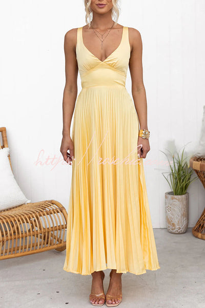 Lucy™ | Stunning Pleated Dress