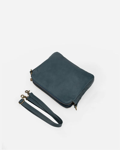 Léova™ | Sleek Three Layer Crossbody Bag