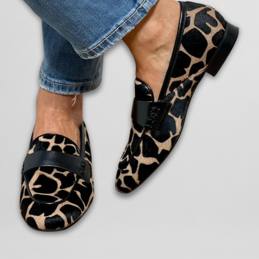 Mélorine™ | Giraffe Print Loafers