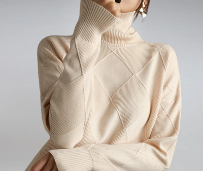 Soléa™ | Diamond-Knit Turtleneck Sweater
