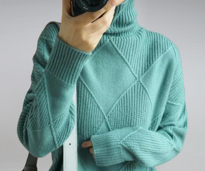 Soléa™ | Diamond-Knit Turtleneck Sweater