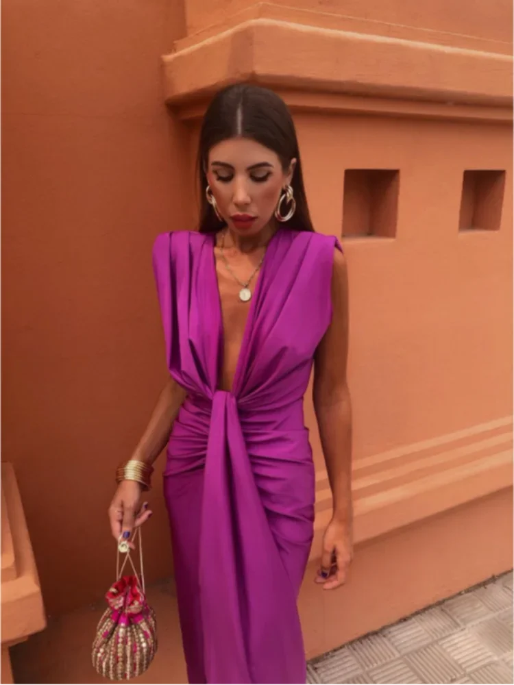 Avery™ | Party Dress with Deep Neckline