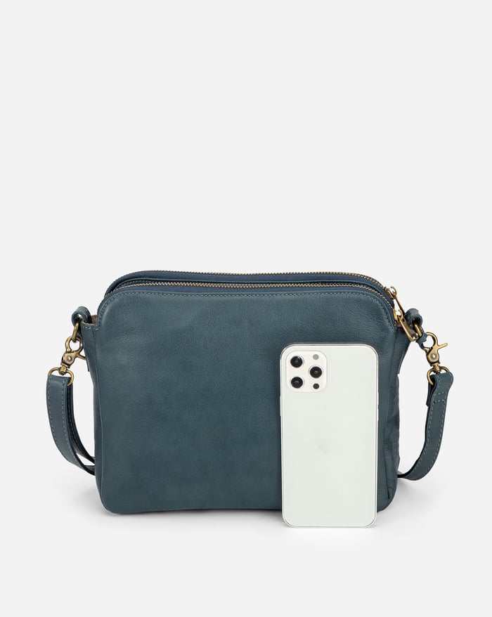 Léova™ | Sleek Three Layer Crossbody Bag