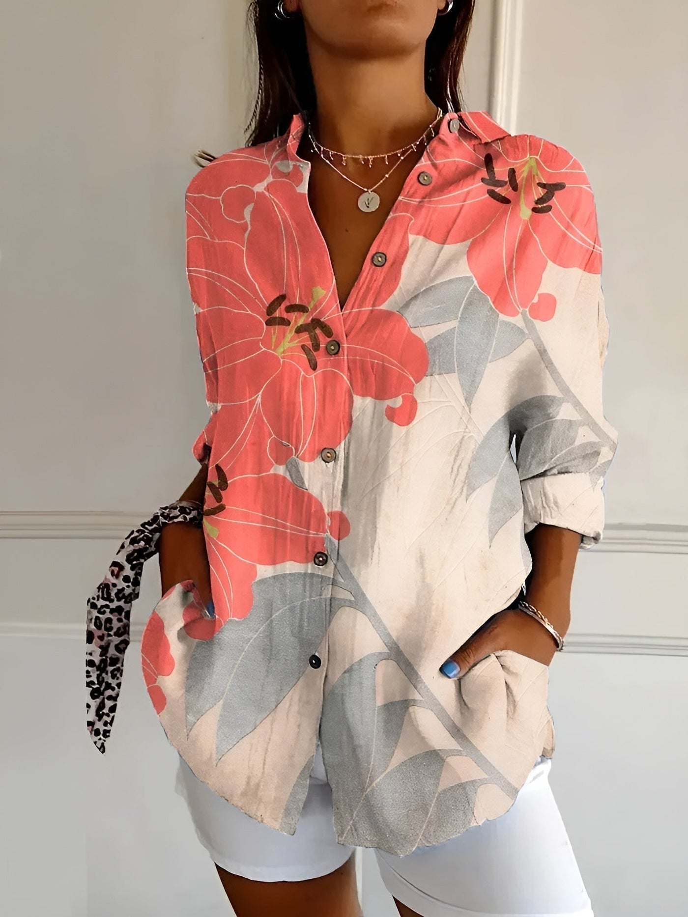 Mackenzie™ | Blouse with Floral Pattern and Buttons